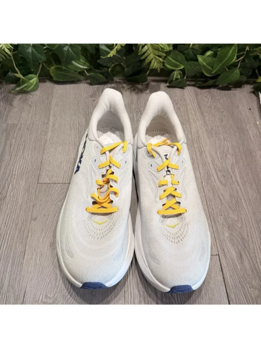 Hoka One One Arahi 8 Men's Size 10.5 D Stardust Cosmic Grey Yellow 1168690 SSTC